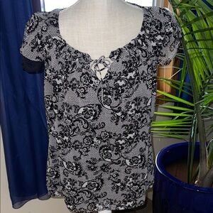 Apt. 9 Black and White Patterned Blouse
